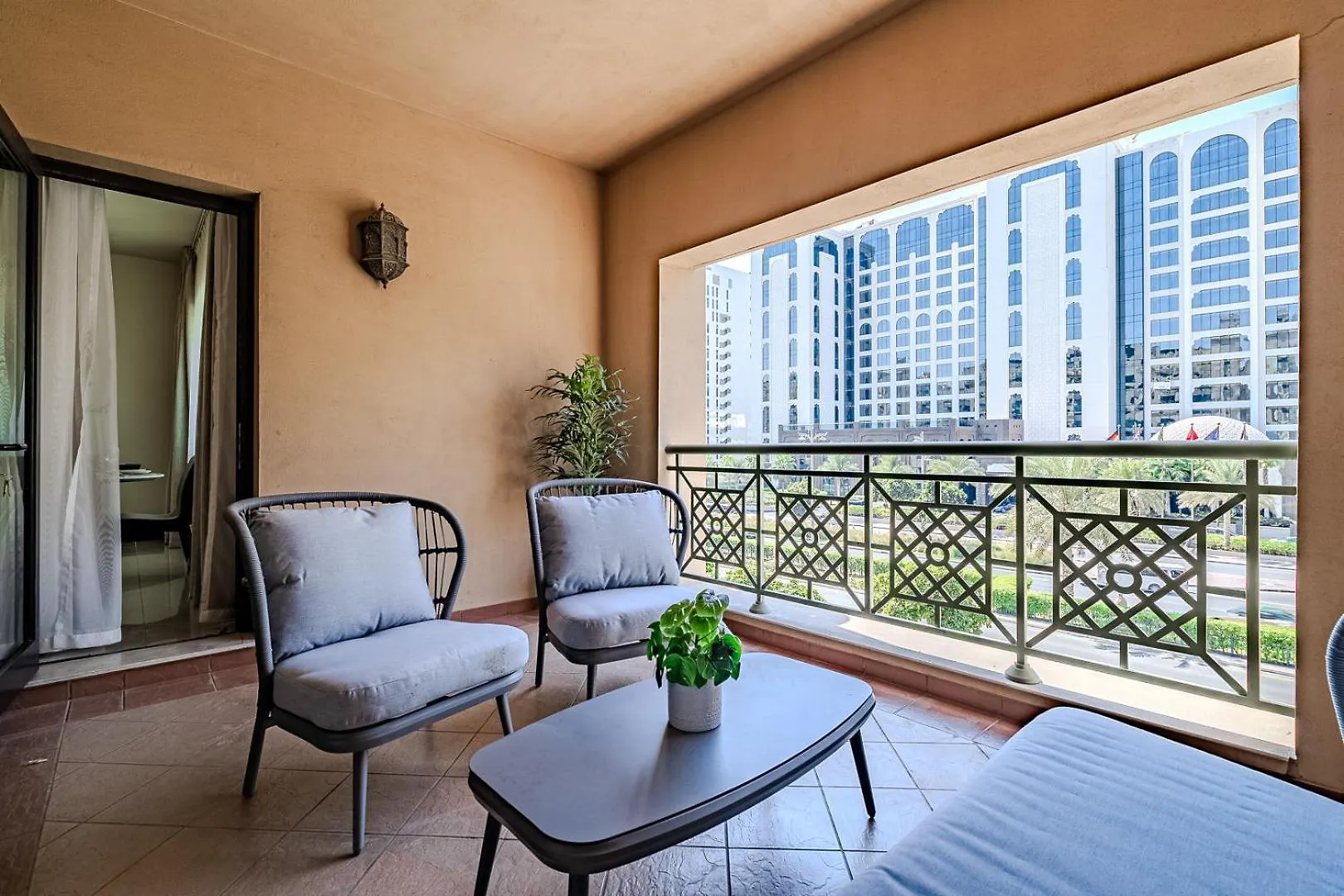 Apartment With Palm Jumeirah View I Golden Mile Dubai